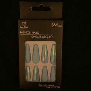 Lovely press on nails